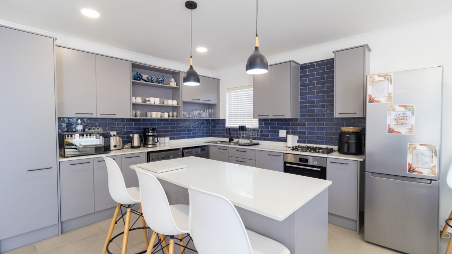 4 Bedroom Property for Sale in Sandy Point Beach Estate Western Cape